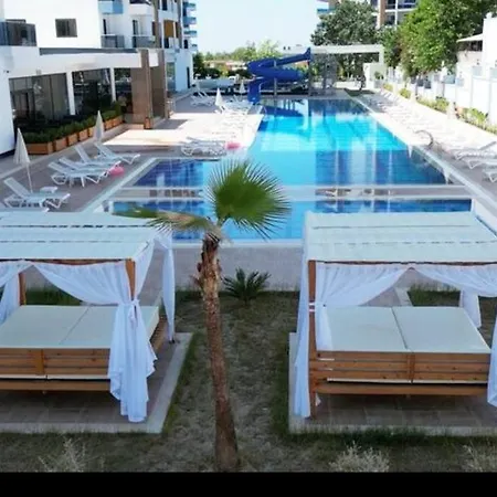 Sea View, Huge Swimming Pool * 阿拉尼亚